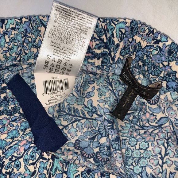 BCBGMAXAZRIA Kailee Floral Printed Shorts - Picture 7 of 7